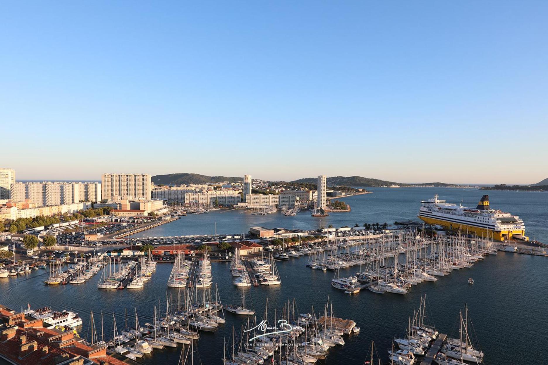 Dans Le Coeur Du Centre-ville De A 300 M Du Port Apartment Toulon